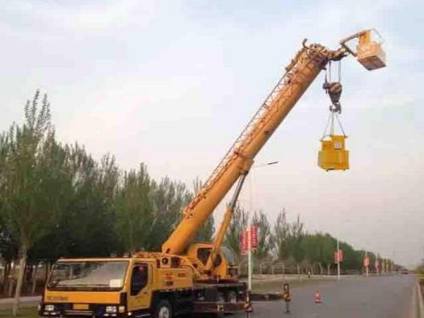 涡阳县吊车出租公司电话_25吨吊车租赁价格是多少?